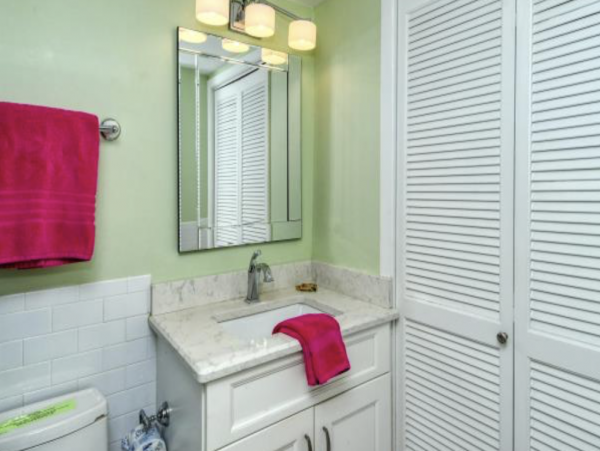 Charming Vacation Rental on Longboat Key. Call Today.